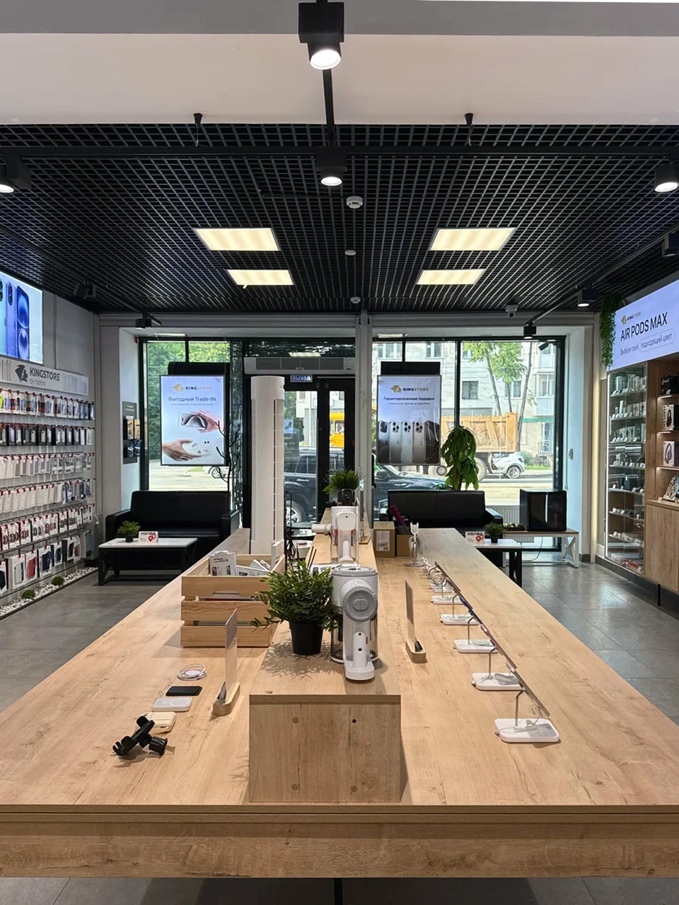 Зал магазина KingStore